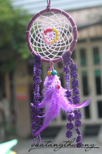 Dreamcatcher ruy băng vải tím đính hạt gỗ